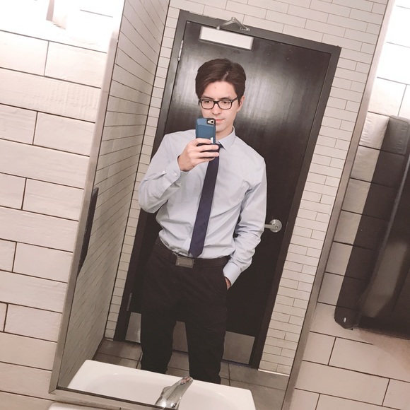 Meet your Posher, Kevin - Picture 2 of 5